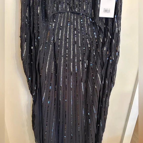 Mac Duggal BLACK Embellished Column Cape Gown - Picture 6 of 13